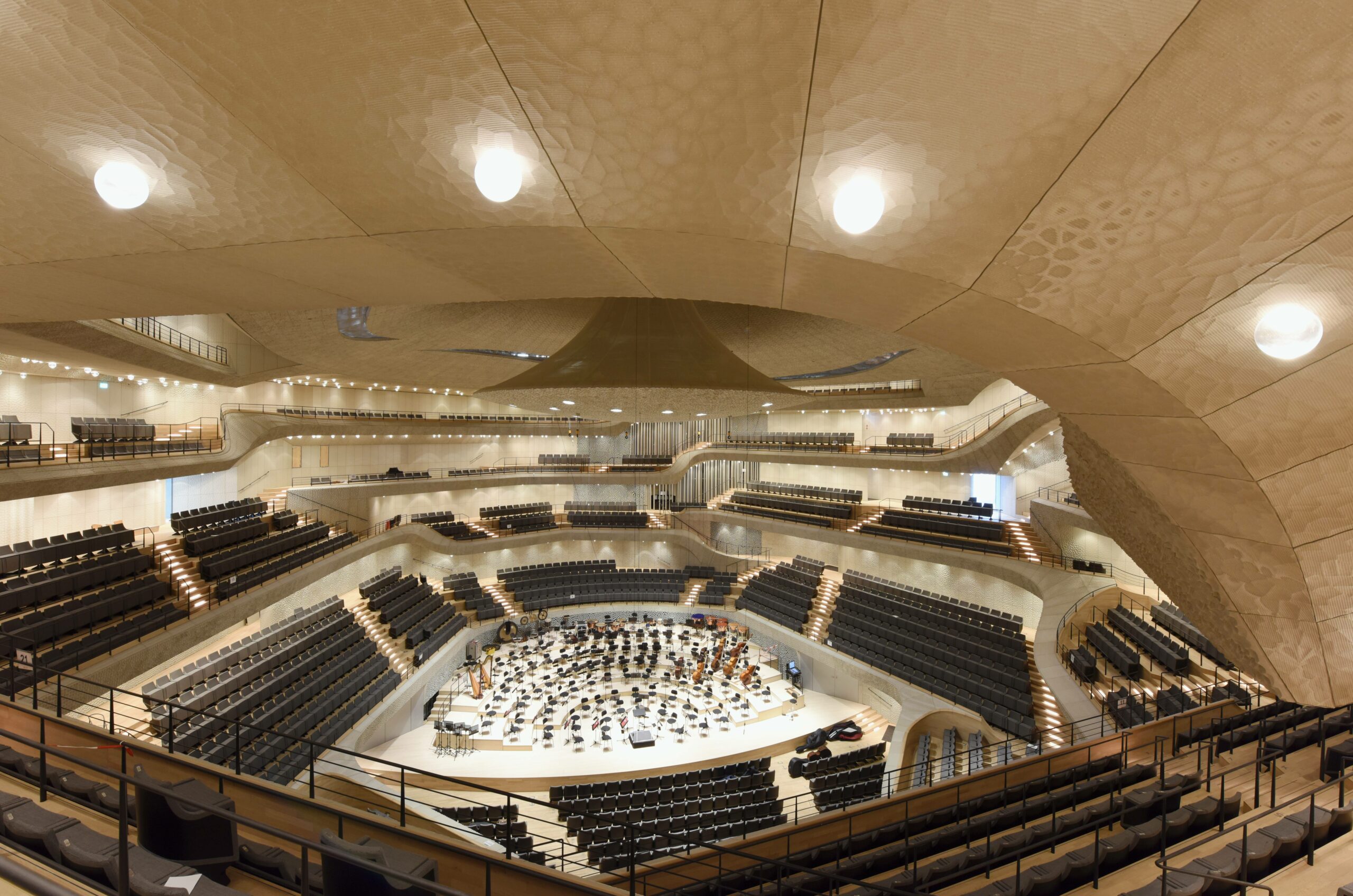 Der große Saal der Elbphilarmonie