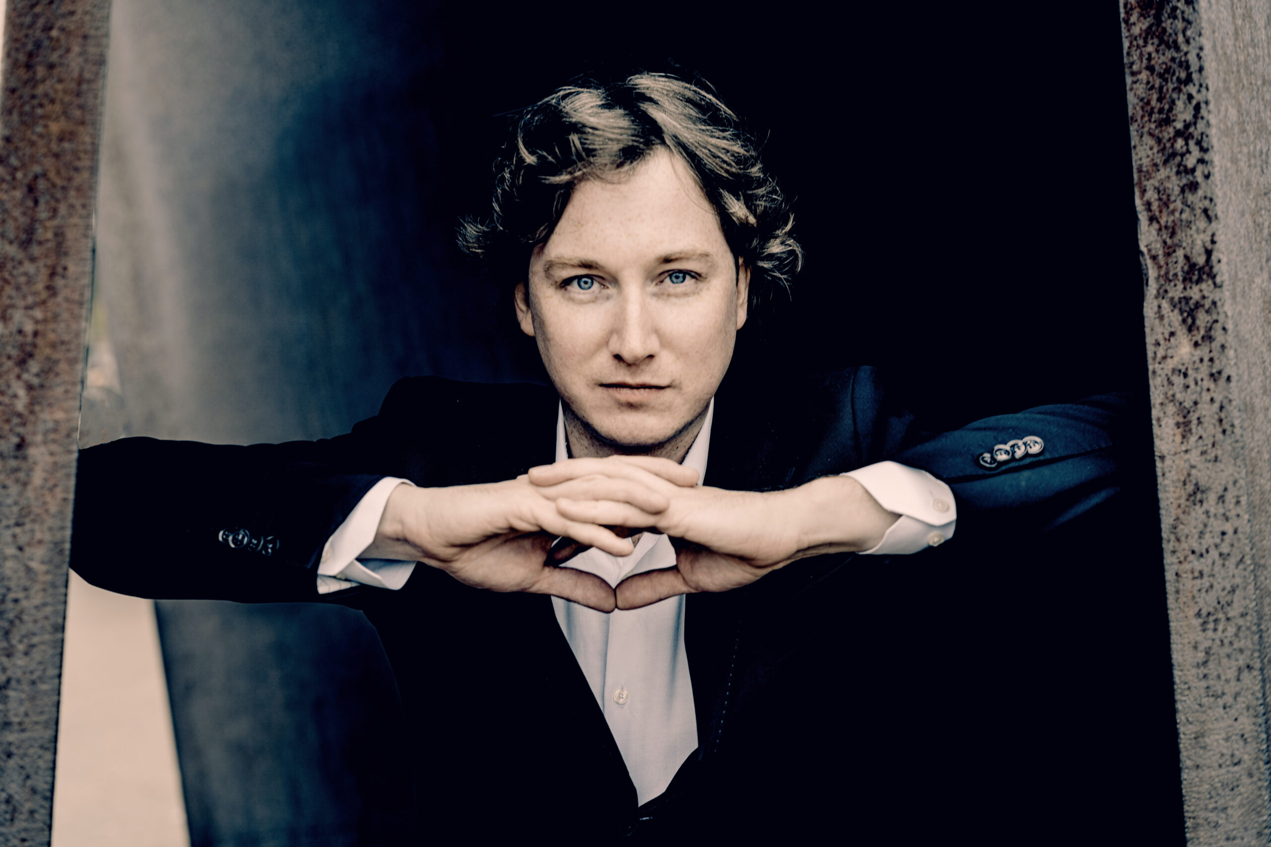 Maxim Emelyanychev, Dirigent