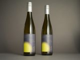 Zwei Flaschen des Rundfunkchor Berlin Weißwein